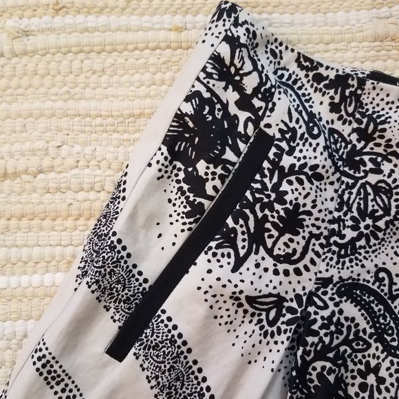 Anthropologie Edme & Esyllte Pleated Floral Skirt with Pockets Size 6 - Picture 3 of 13